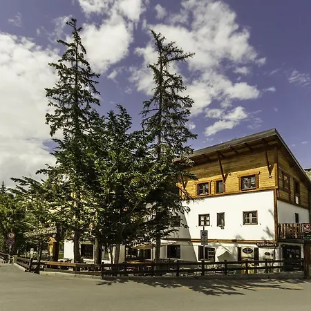 Daniela Hotel 2*